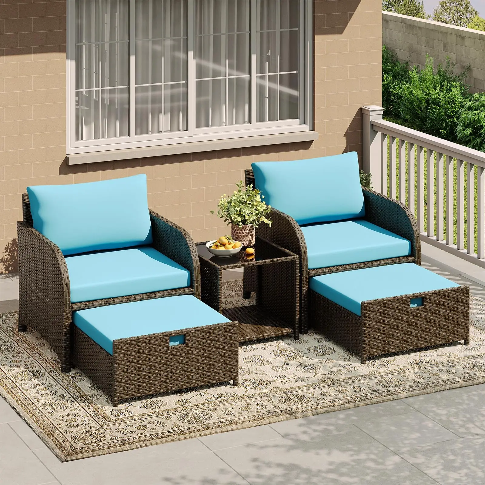 Ensemble de mobilier de jardin 5 pièces en rotin PE résistant aux intempéries, 2 fauteuils rembourrés, 2 tabourets, table basse avec plateau en verre trempé, groupe de salon peu encombrant pour balcon, terrasse et jardin, bleu