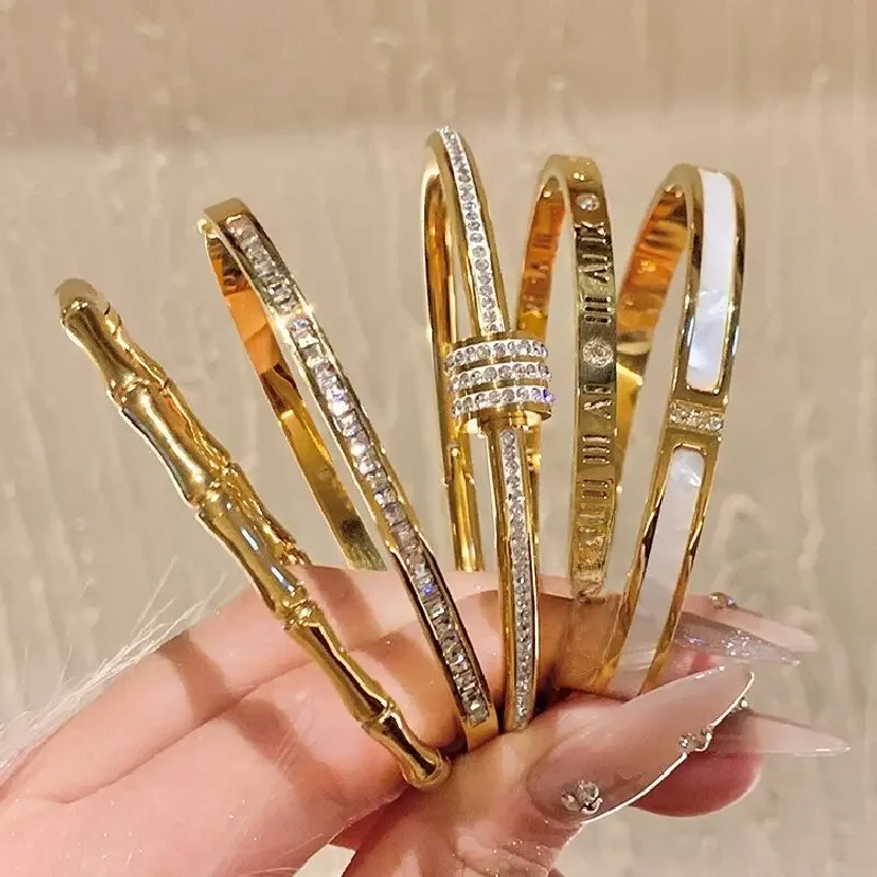 Aço inoxidável titânio incrustado zircão banhado a ouro pulseira, estilo clássico e simples,