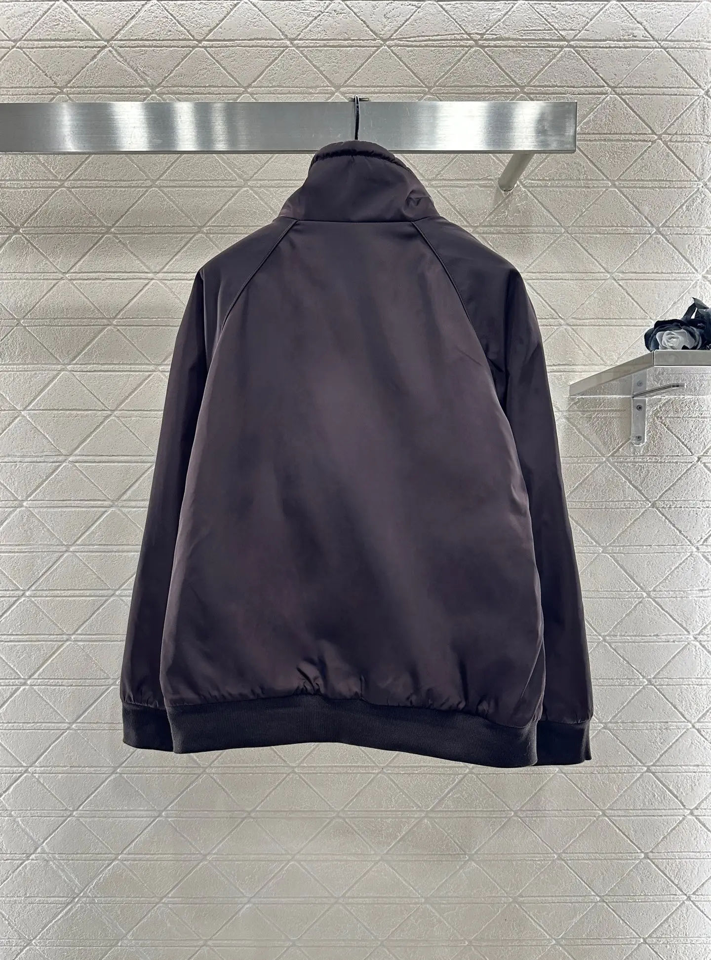 

2025 New and Comfortable Warmth Loose Zipper Pockets Solid Drawstring Bread Down-jacket ZXM