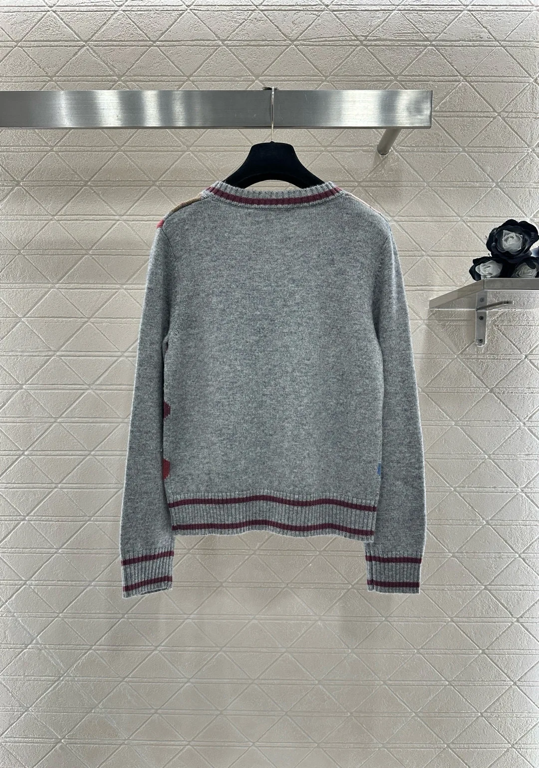 

Casual V-neck Women's Wool Knitted Sweater 2025 Autumn New Diamond Embroidery Ski Gray Long-sleeved Top A27
