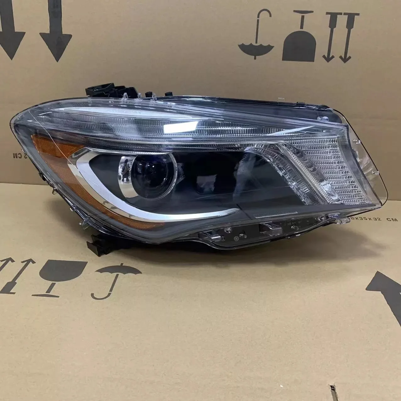

For Benz W117 US Version Headlight No Adaptive Function