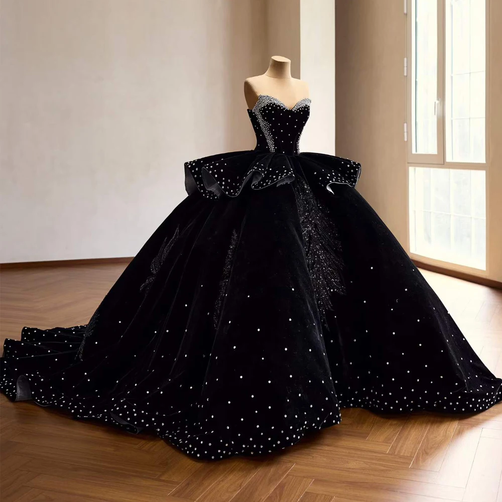 Black Quinceanera Dress Velvet Sweetheart Crystal Beading Ball Gown Vestidos De 15 Quinceañera
