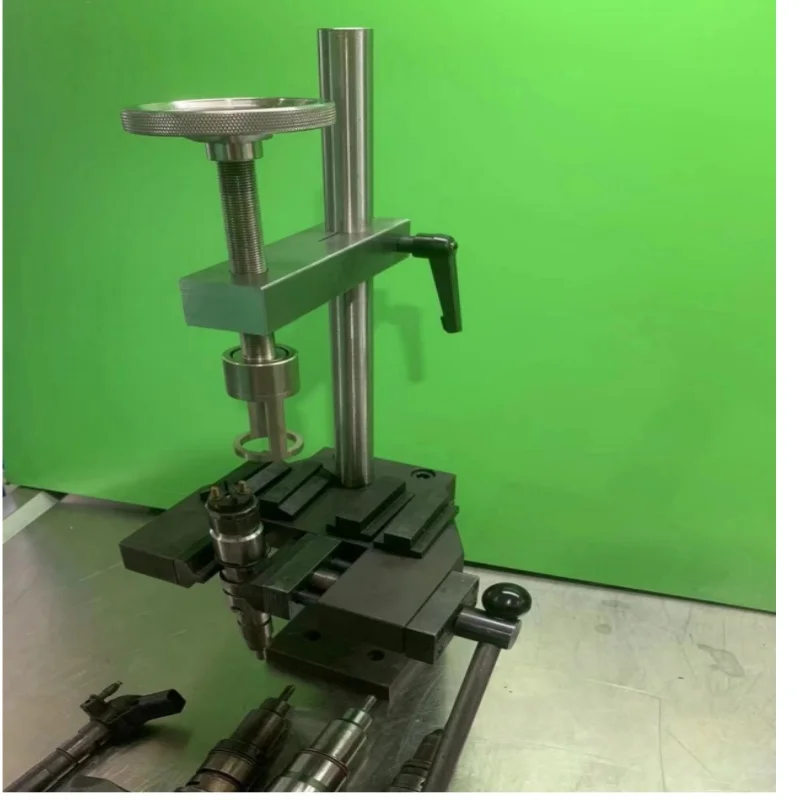 

Common rail injector disassembly and disassembly turnover frame.