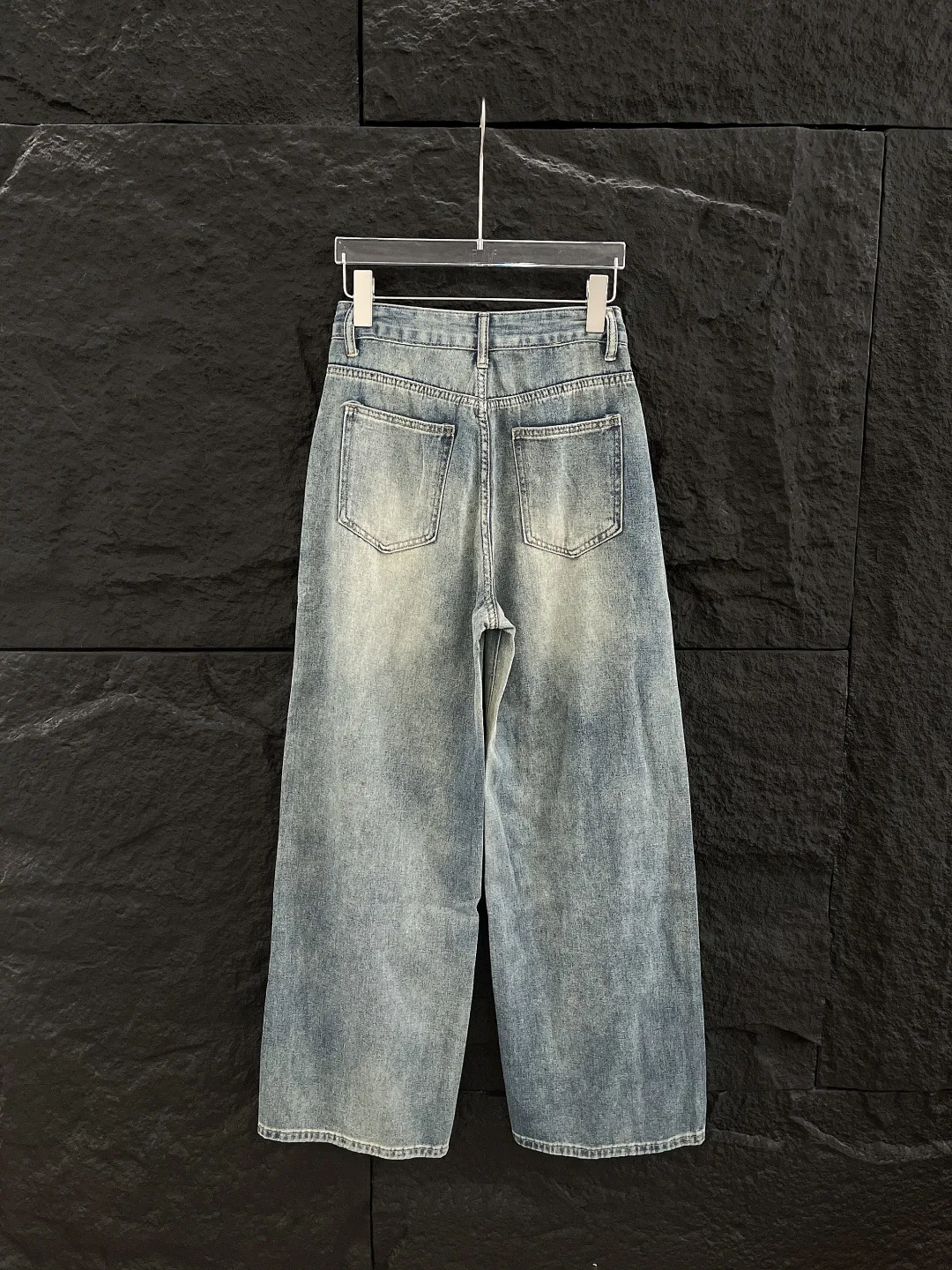 

Early Autumn New Style Women's Leather-embroidered Retro Distressed Straight-leg Casual Jeans