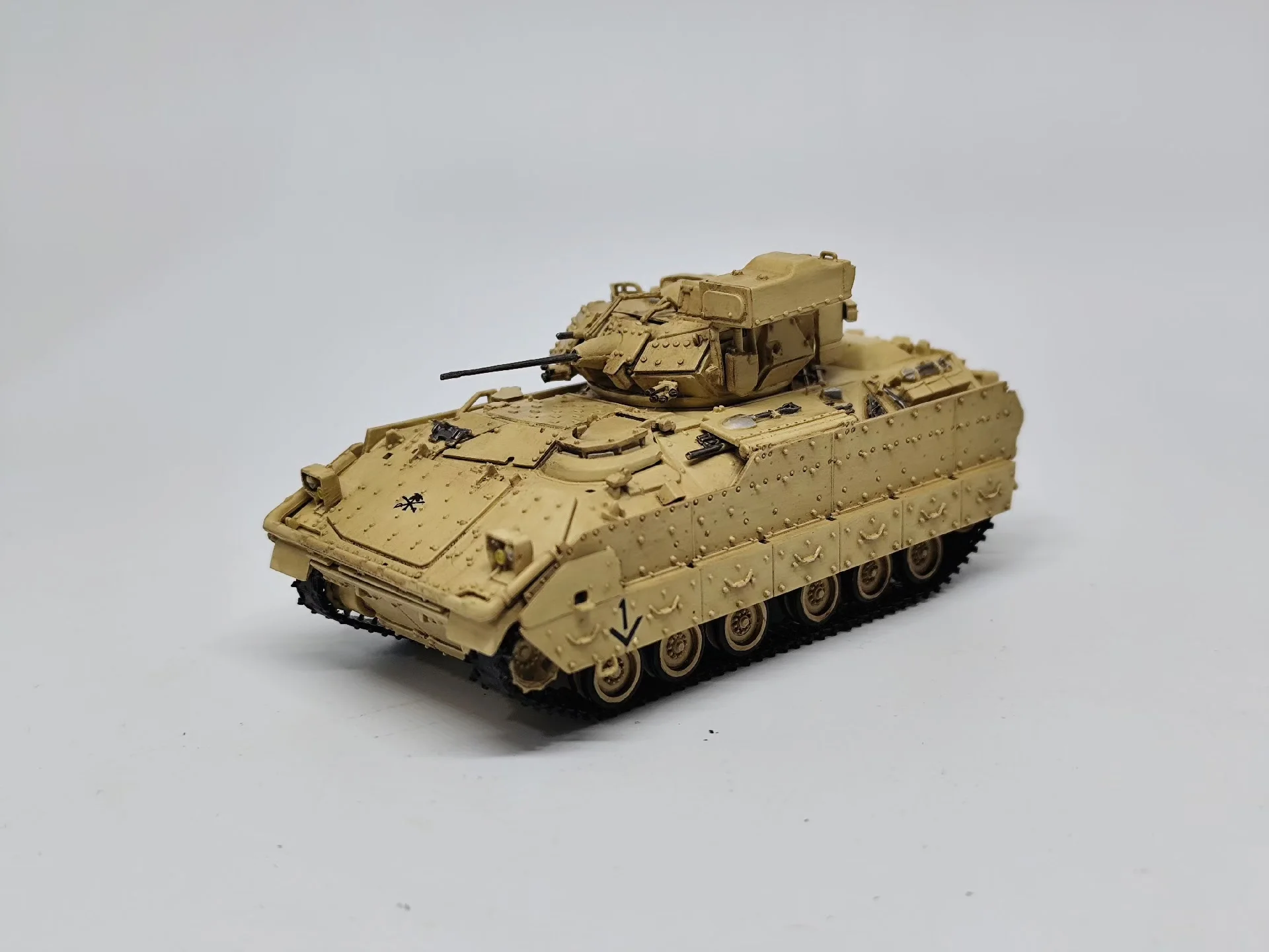 1/72 US M2A2 Bradley Infantry Fighting Vehicle   , handcrafted and hand-painted Finished Model Static Decorative