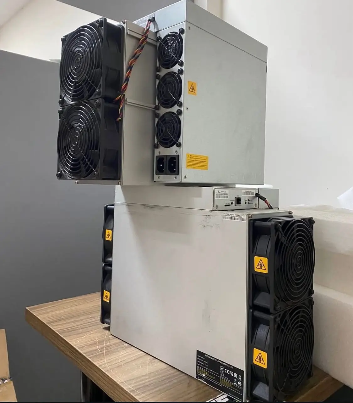 DCE 비트메인 앤트마이너 S21+ 235Th Hyd. 395T Asic BTC 채굴기 S21 PRO 234T S21 XP 270T 하이드로 473T 200T 235T 335T Imm 300T