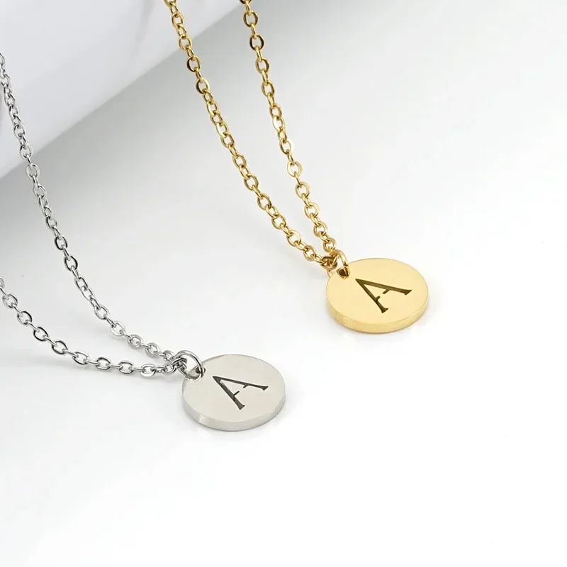 Collier en acier inoxydable pour femmes, breloques initiales de couleur or, lettres rondes en métal de la A à Z, bijoux cadeaux à nom unique
