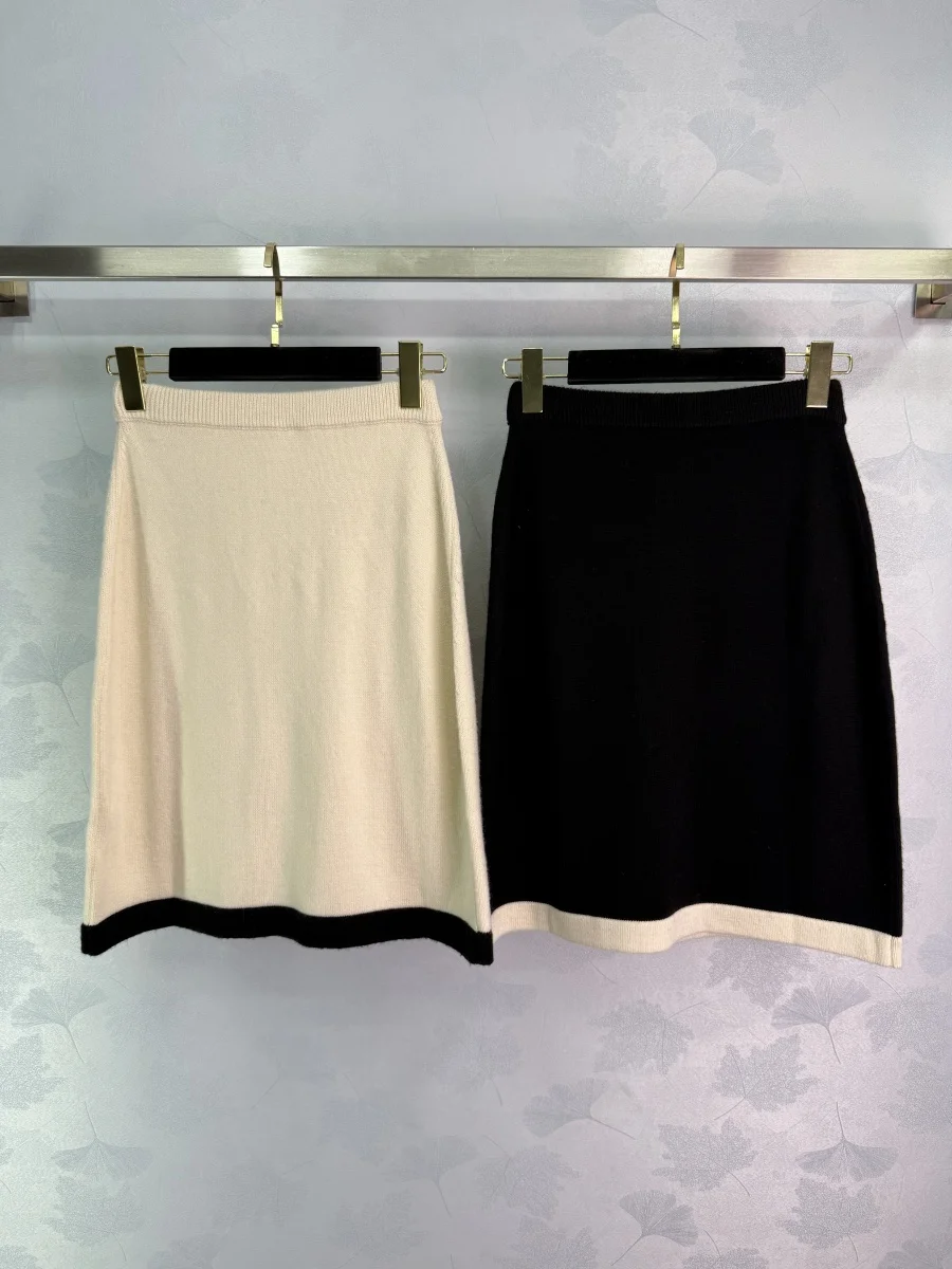 

2025 New Skirt Wool Pockets Buttons Knitted Fashionable Versatile Slimming Figure-hugging