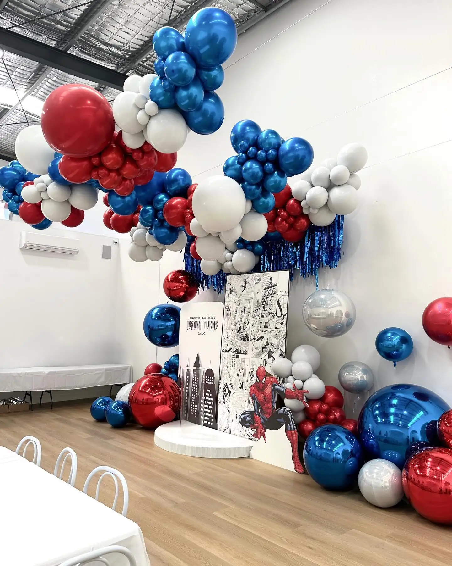 Boule miroir gonflable bleu Royal, mélange de boules brillantes hermétiques, sphère de boule Disco suspendue et sur pied pour décoration de Paty d'anniversaire, 6 pièces