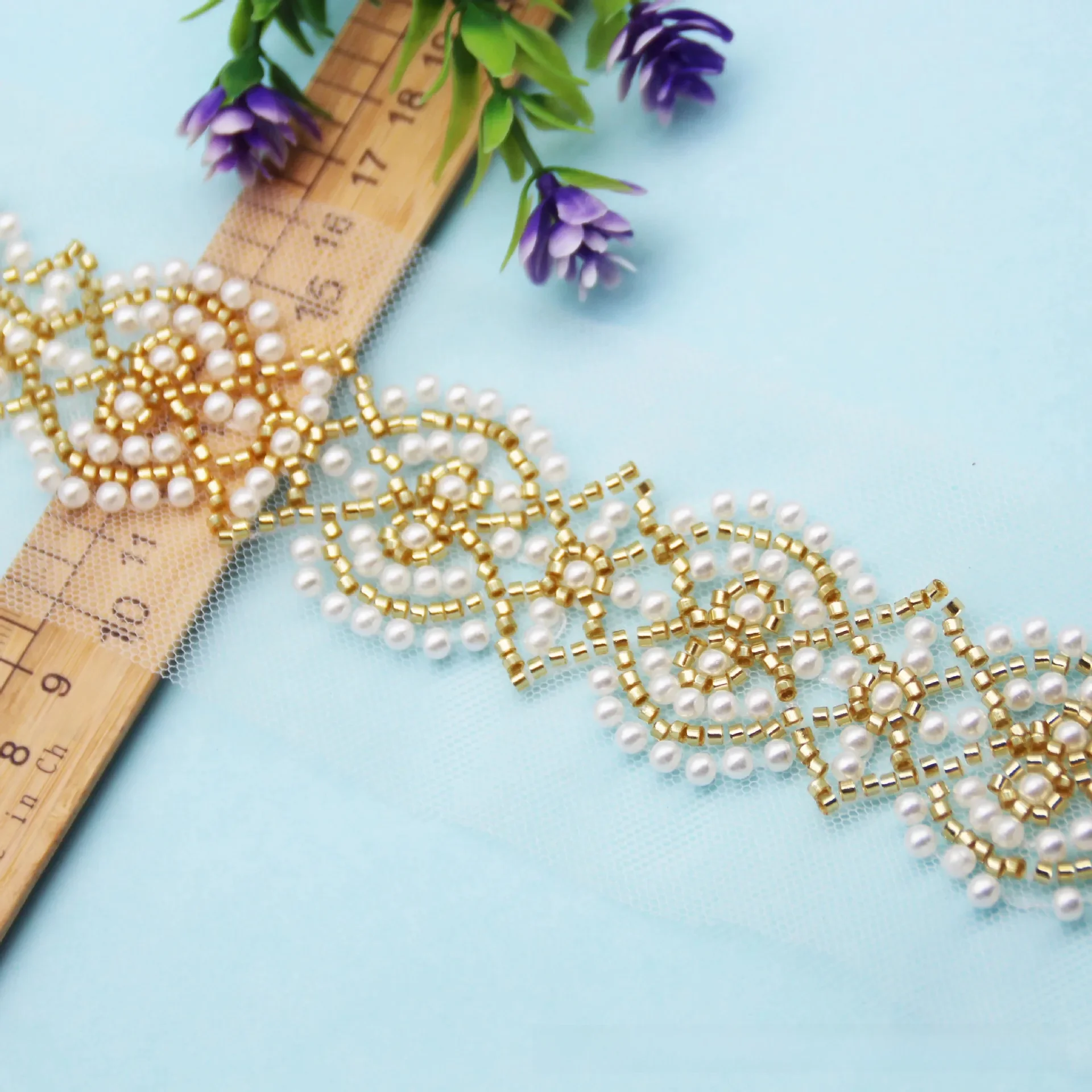 Garniture en dentelle perlée blanche avec bordure perlée dorée, perles brodées et ruban de dentelle pour bricolage, robe de soirée, décoration de mariage