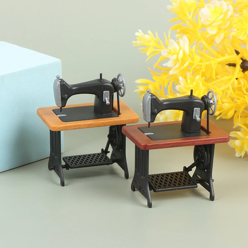 Dollhouse Decor Miniature Furniture Wooden Sewing Machine with Thread Scissors Accessories for Dolls House Kids Toys for Girls