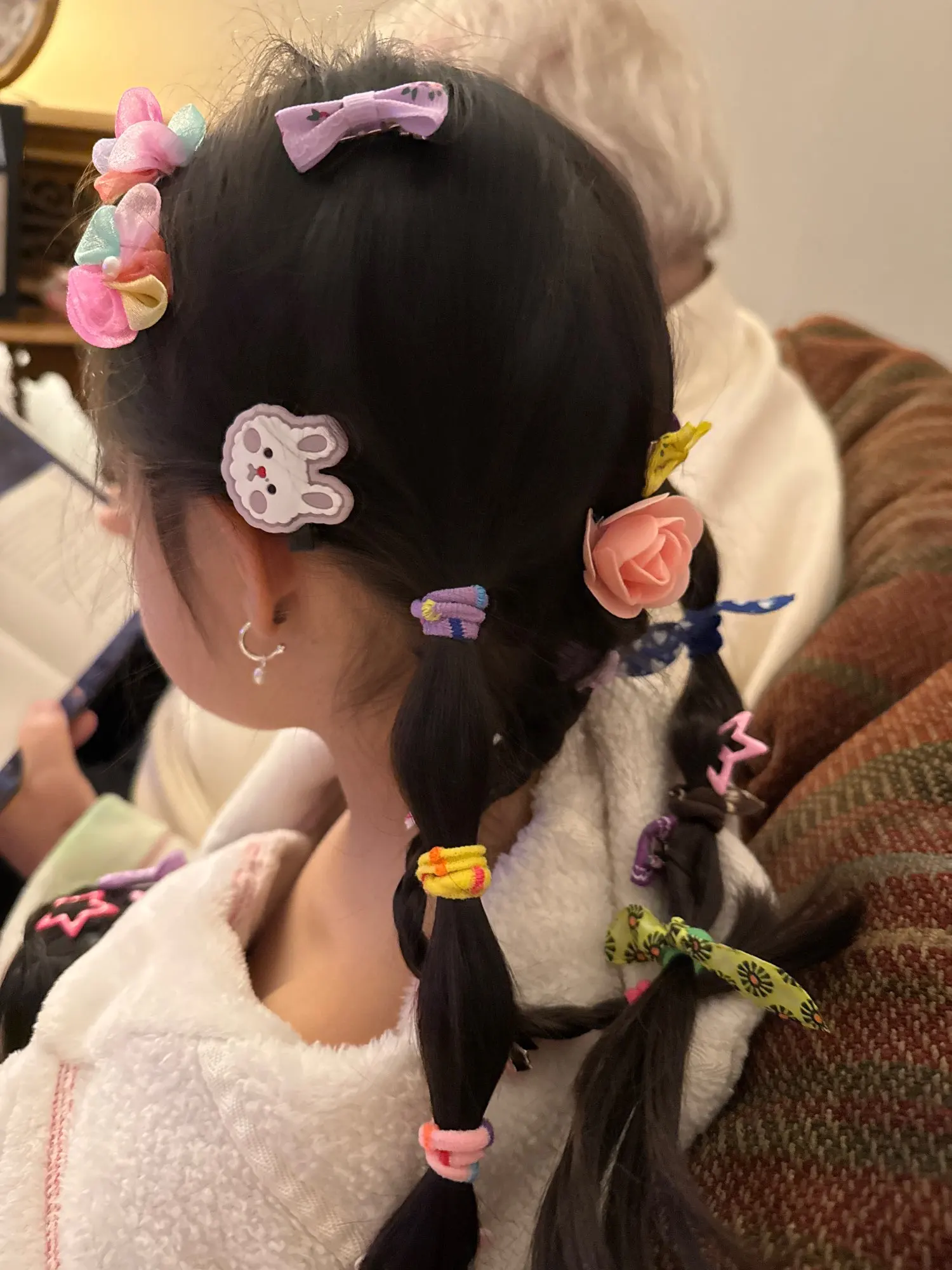 A 718-piece accessory set suitable for girls’ daily outings and participation in festive events – a richly curated collection. photo review