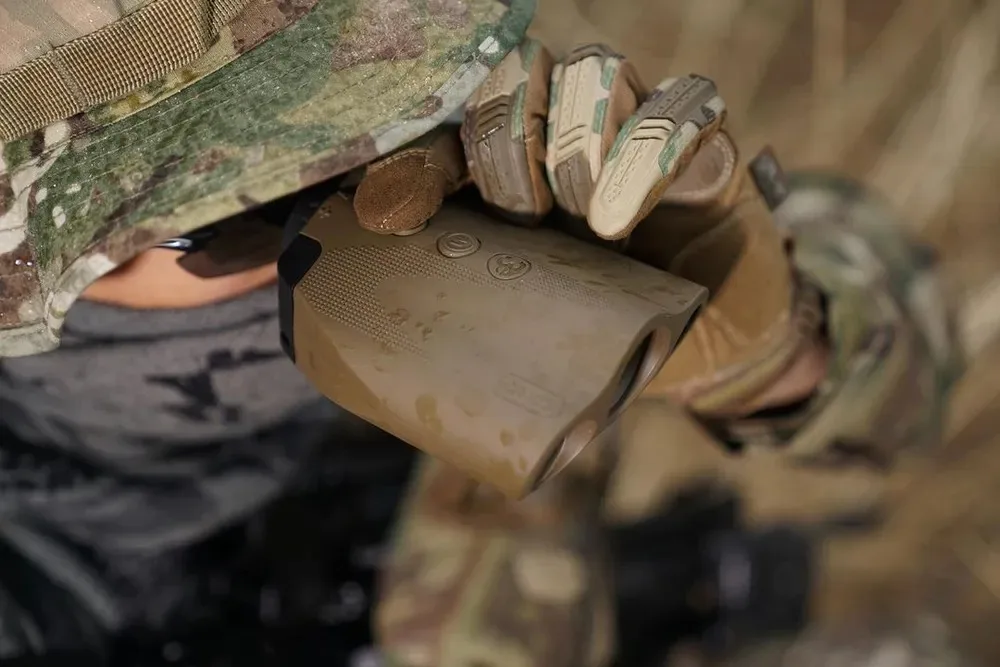 Telémetro láser Monocular 3E 2500