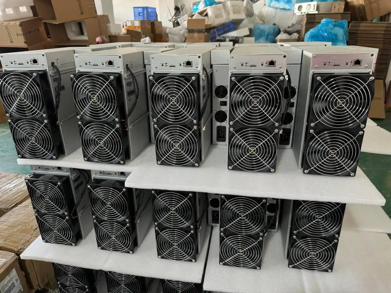 

Майнер Bitmain Antminer X9 1Mh/s 2472W для XMR