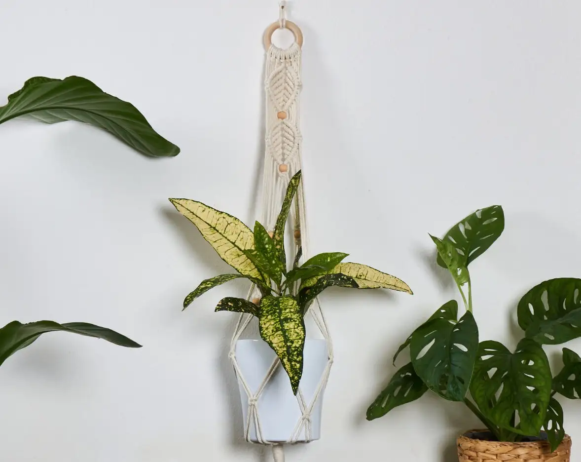 Macrame plant hanger with leaves design and wooden beads, natural white rope. Boho hanging planter hammock