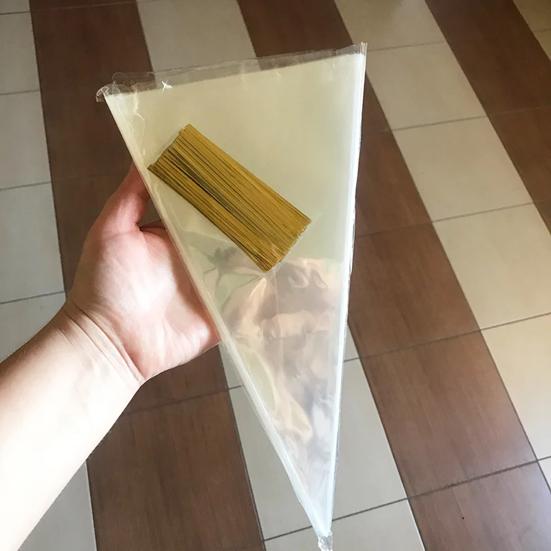 50pcs Cone Candy Bag Transparent Plastic Triangle Ice Cream Cone Candy Popcorn Bag With Kink Gift Bag  Trick Or Treat Packaging