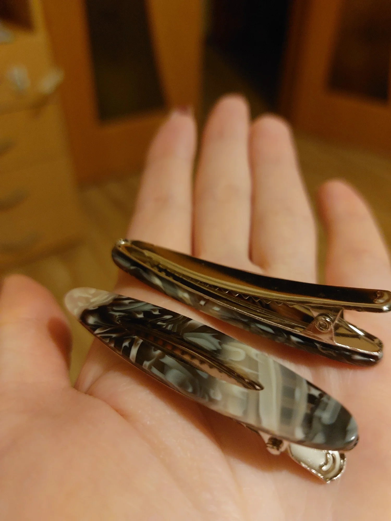 2pcs/set Acetate Hair Clips Hollowed Oval Geometric Barrettes Side Pins Hairpin Women Hair Accessories photo review