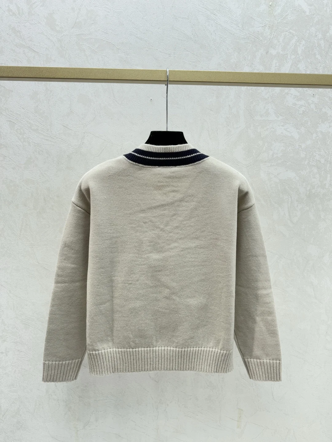 

Women's new color blocking V-neck casual versatile and comfortable knitted long sleeved pullover top