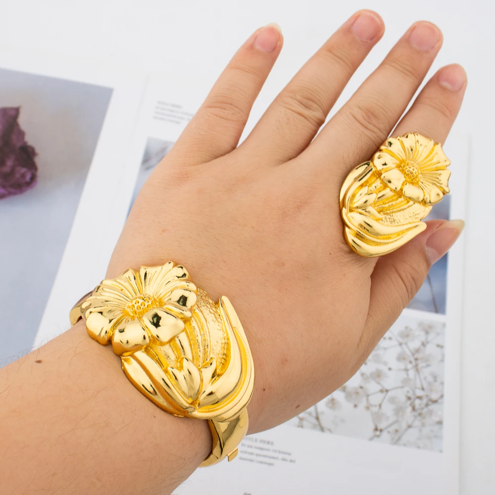 Überzogener Armreif und Ring-Set, modisches romantisches Rosendesign, hohles Armband, farbiges Schmuckzubehör für Hochzeiten – Detail 9