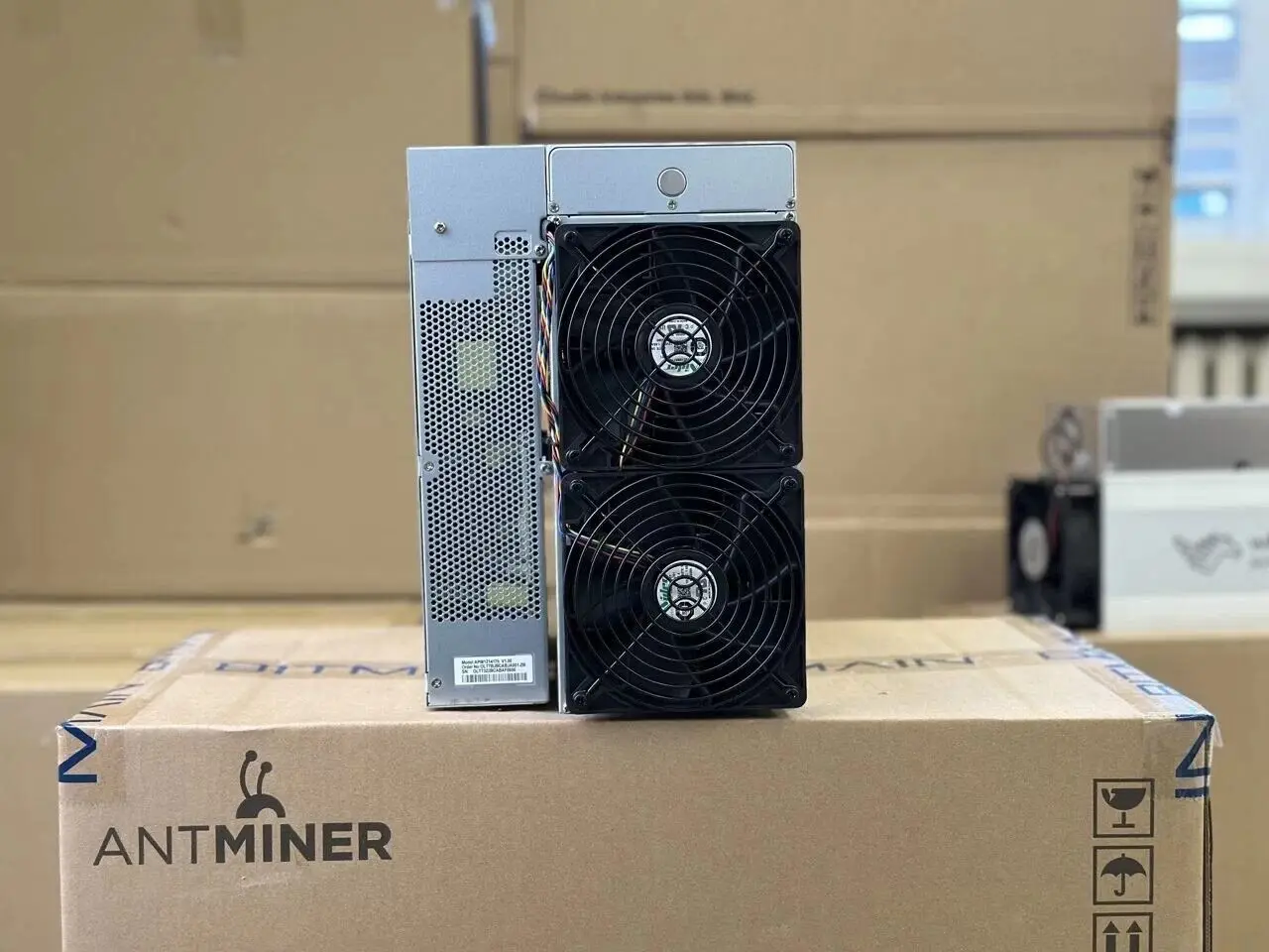 New Bitmain Antminer L7 9050M Doge Coin & Litecoin LTC Coin Asic Miner Crypto Mining Machine Bulit-in PSU