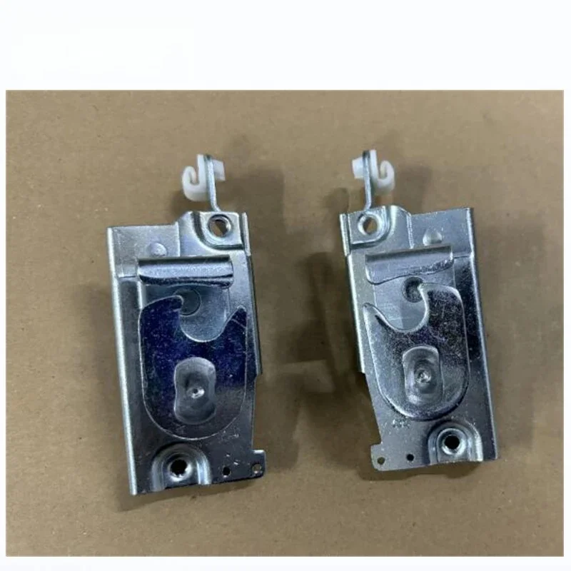 181 Right and Left Side Side Baggage Door Lock for Kinglong Bus Parts