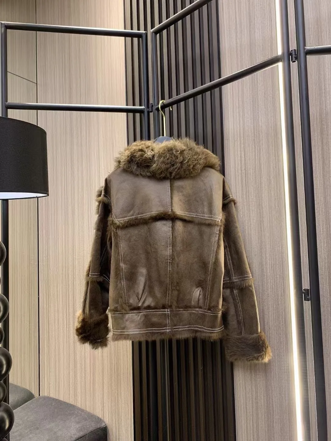 

Осень-зима 2022, новая женская одежда, высококачественная плюшевая куртка, модная теплая утягивающая универсальная меховая универсальная куртка из ягненка Ja