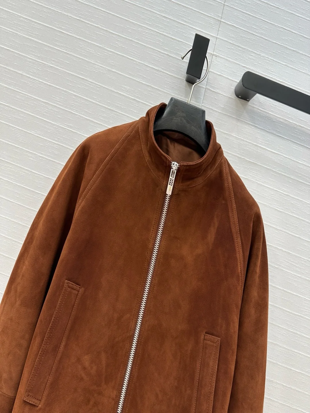 Giacca da moto in pelle scamosciata, cappotto in pelle bordeaux, giacca da motociclista moderna da donna, capispalla vintage chic, cerniera oversize