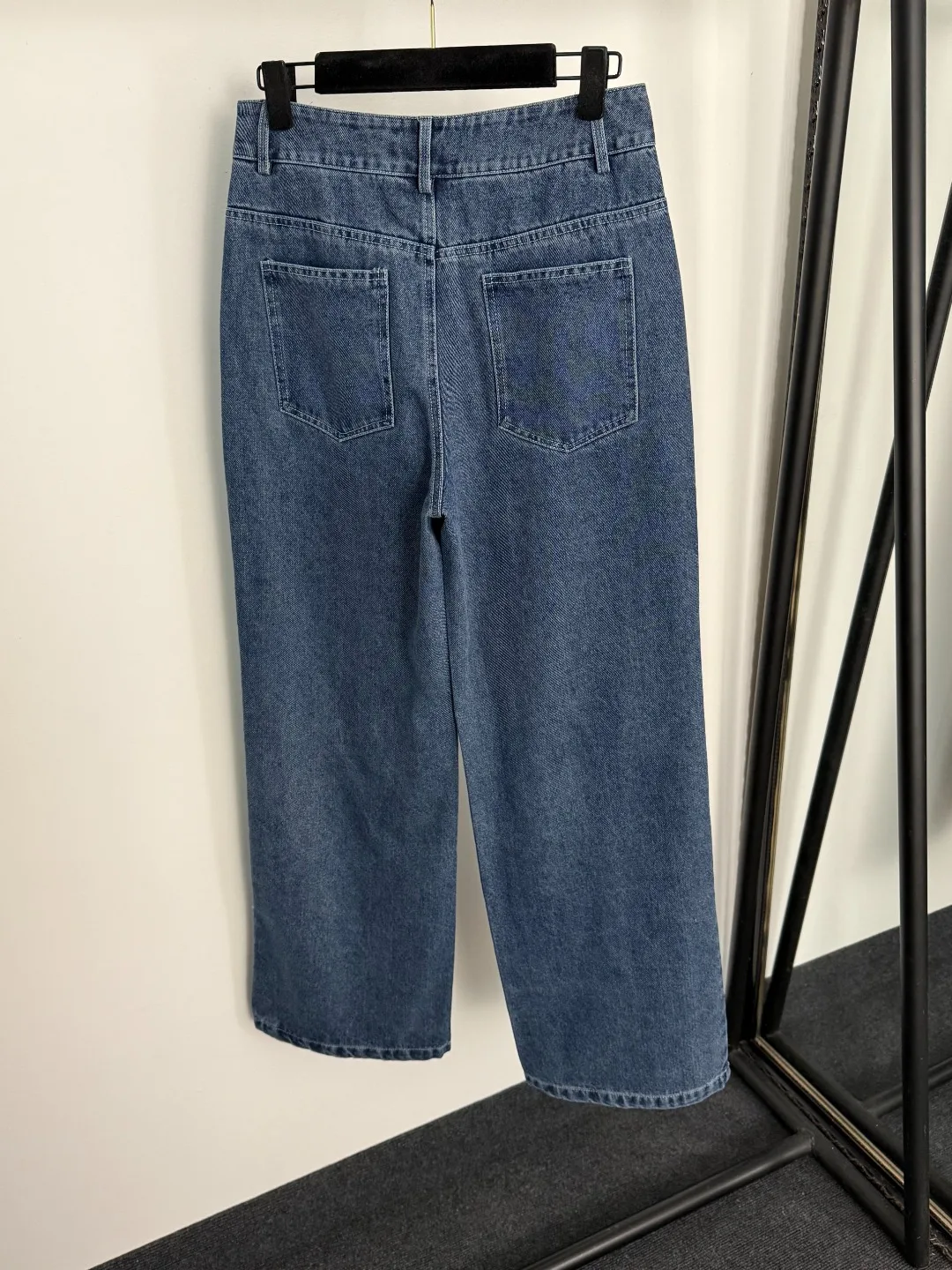 

2025 Autumn New Women's Embroidered Pocket Fashion Cowboy Pants