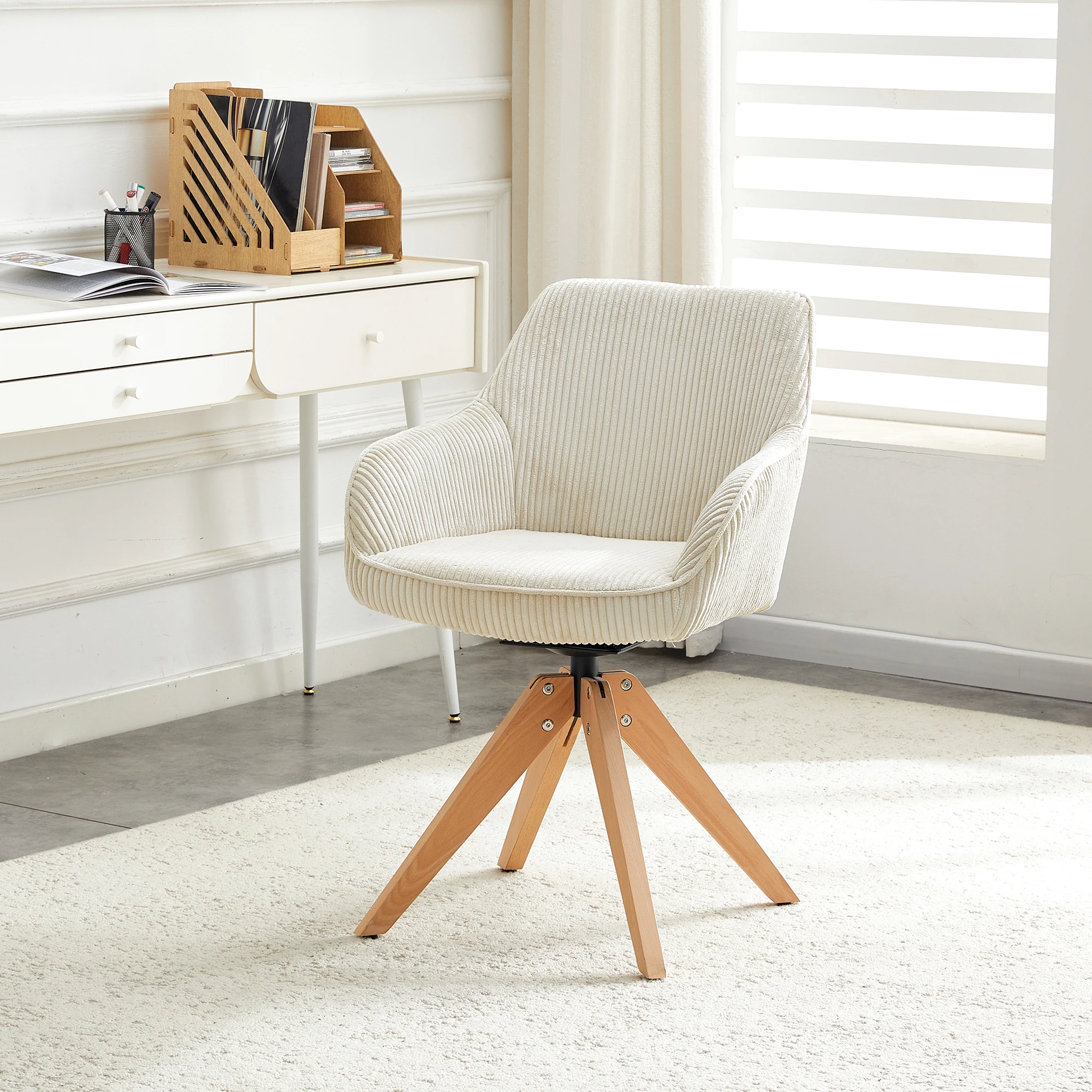 Chaises de salle à manger lot de 2, chaises rembourrées pivotantes 360° avec accoudoirs, tissu crème à rayures verticales, pieds en bois, 56 x 44 x 84 cm, style rétro salon cuisine