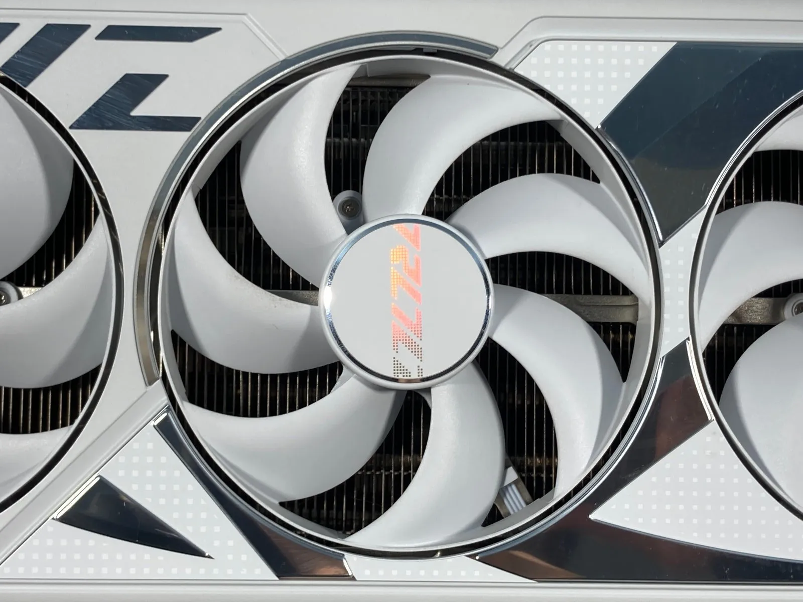 BH 2 GET 1 OFFER ASUS ROG Strix RTX 4090 24GB GDDR6X White OC Edition Graphics Card- Excellence