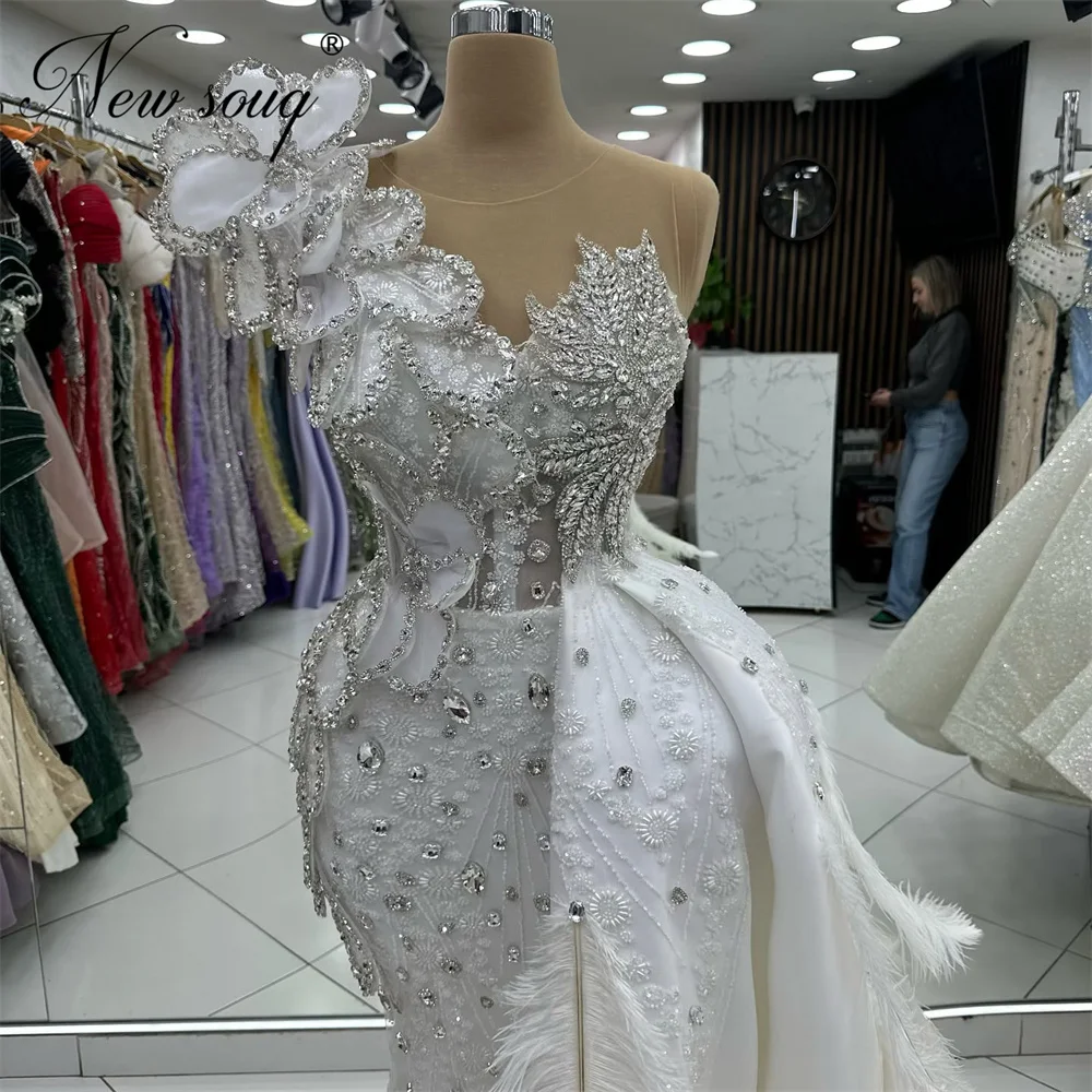 

Белые вечерние платья с бисером и разрезом, перьями, шлейфом, элегантные кристаллы, обручальные платья, коктейльное платье по индивидуальному заказу, халат