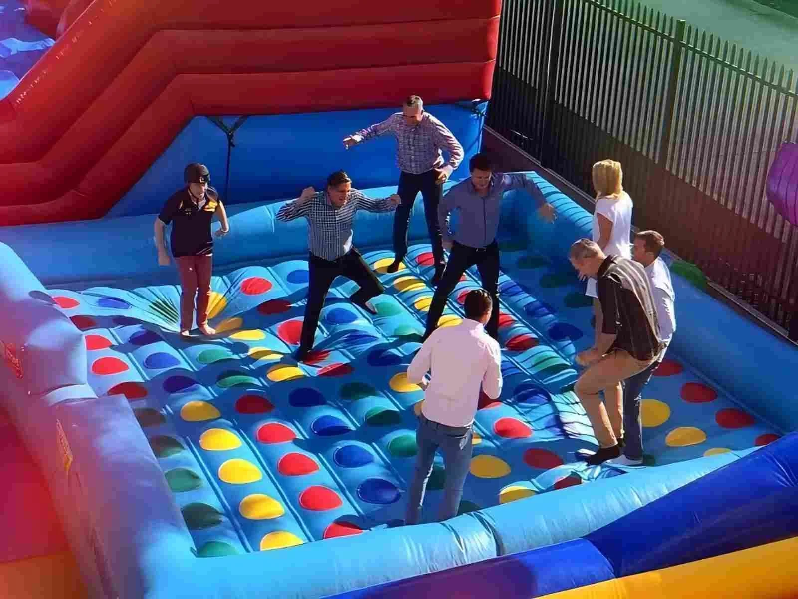 商業用ポータブルインフレータブルツイスターゲームマットレスイ - Kids Outdoor Daybed のレビューと価格