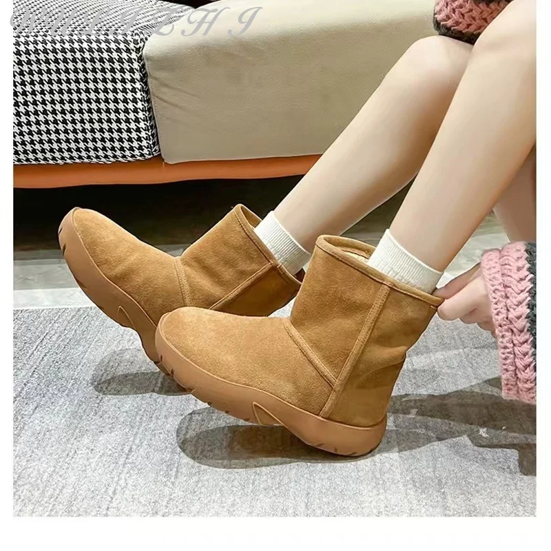 Roman Style Thick Soled Bread Snow Boots for Women 2024 Winter Hot Style Wool Mid Calf Short Boots Plus Velvet Warm Shoe Leather