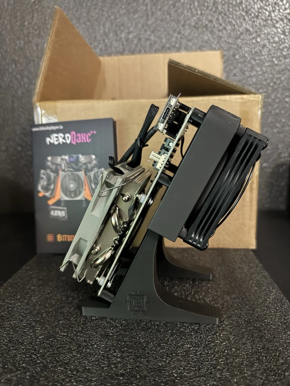 

FS BUY 10 GET 6 FREE Brand New Bitaxe Miner NerdQaxe++ 4.8Th/s Hydro Bitcoin Miner