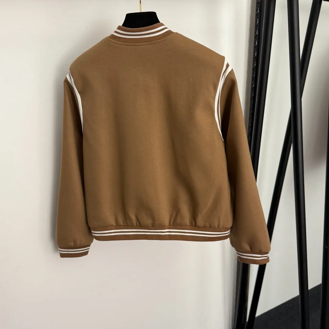 

Высококачественная осенне-зимняя женская куртка с длинными рукавами и вышивкой букв + плиссированная короткая юбка HL126