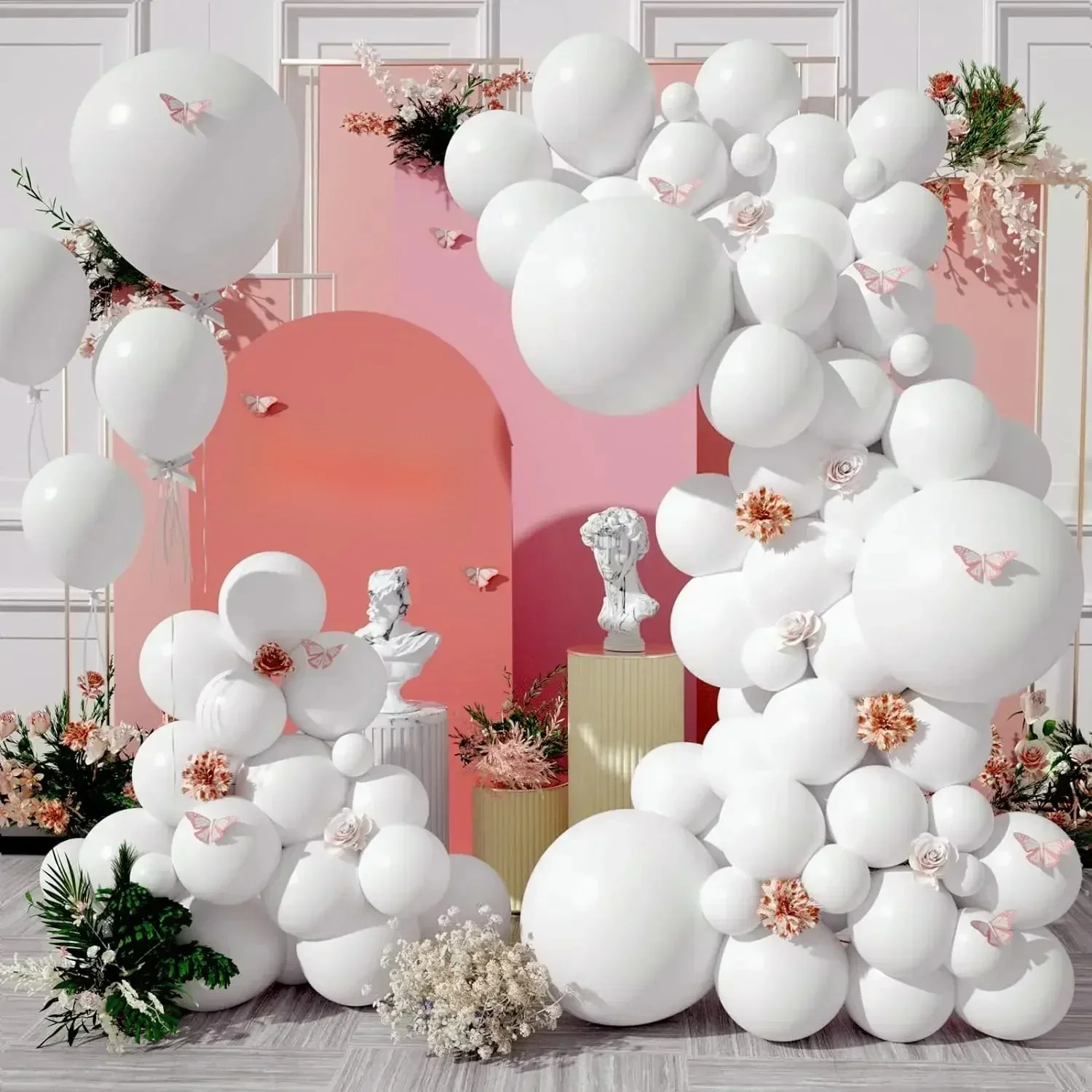 Ballons blancs mats, ballons de différentes tailles utilisés pour les guirlandes ou les arches de ballons, adaptés à la décoration de fête d'anniversaire