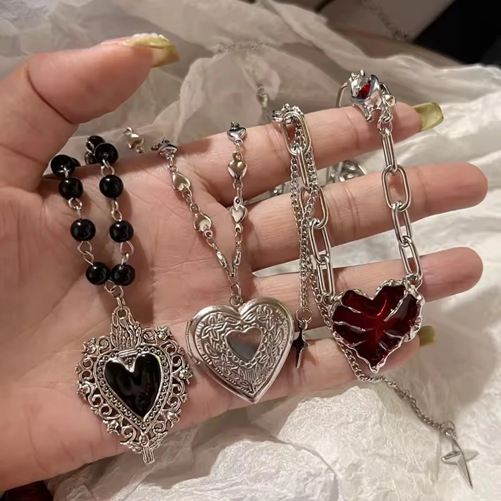 Y2K Gothic Peach Heart Pendant Necklace, Trendy Women's Silver Ghost Claw Love Choker PunkClavicle Jewelry Gift