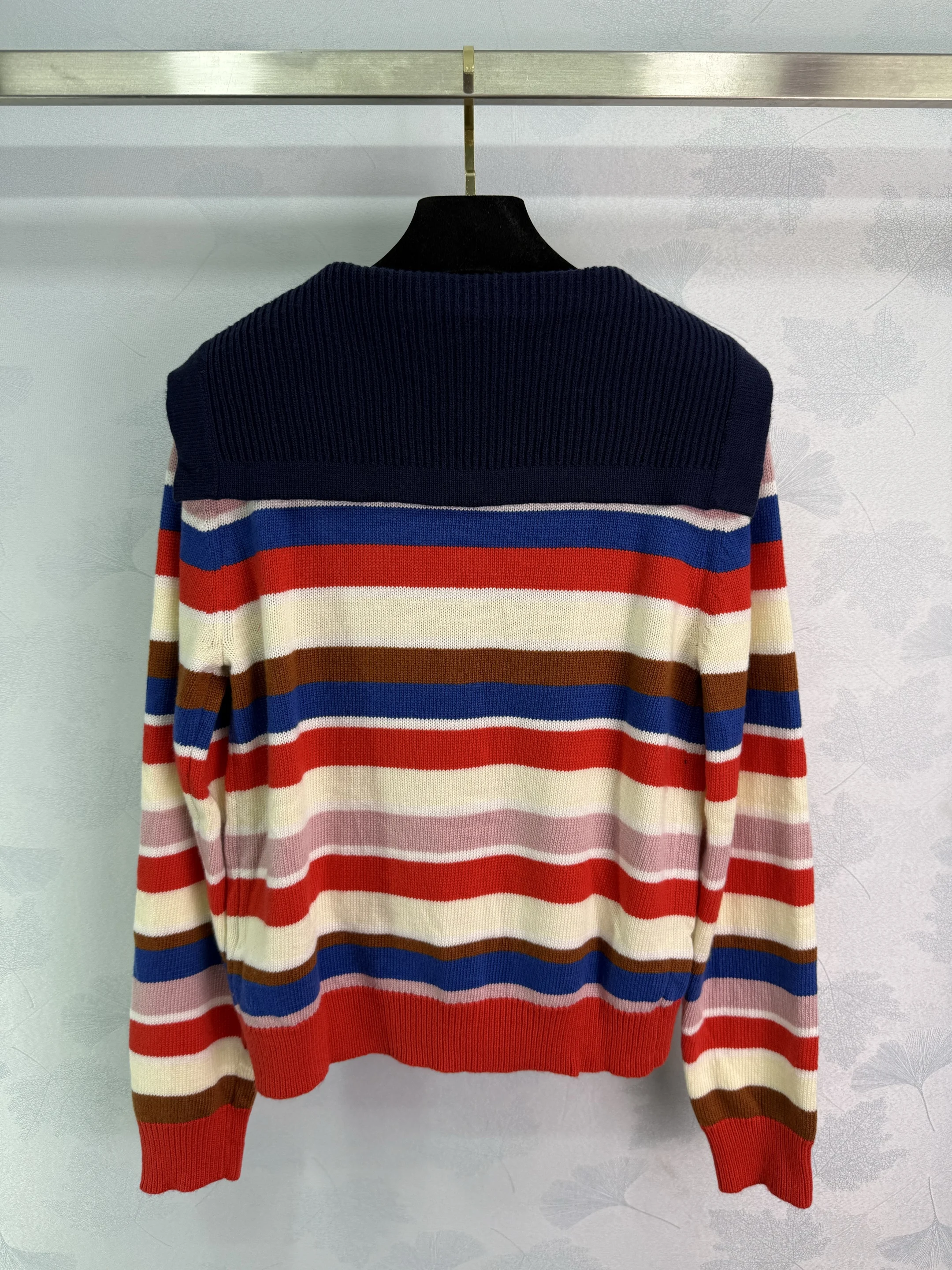 

2025 Autumn New Style Women's Striped Knitted Cardigan