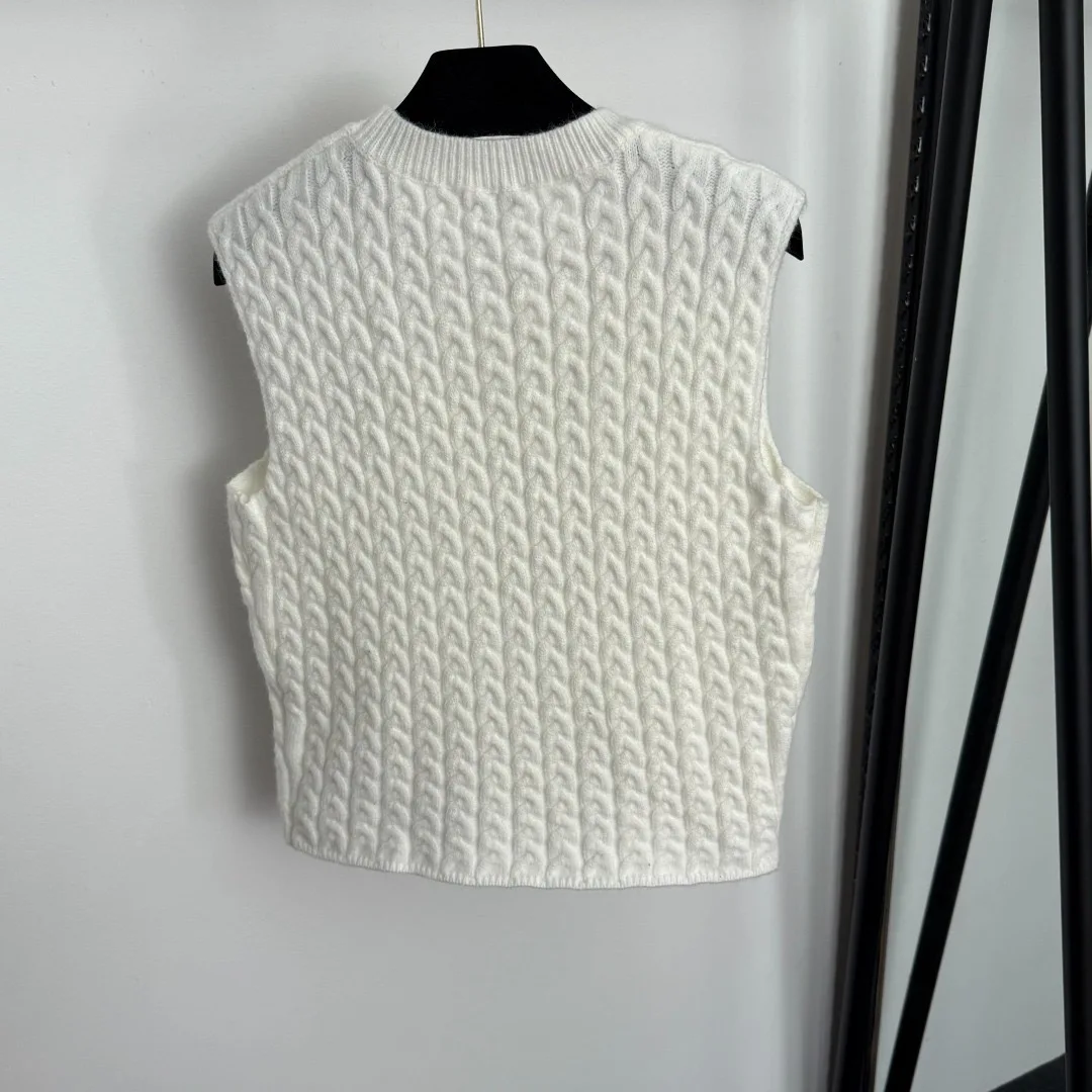 

High quality autumn and winter women's embroidery knitting three-dimensional Fried Dough Twists jacquard knitting vest HL046