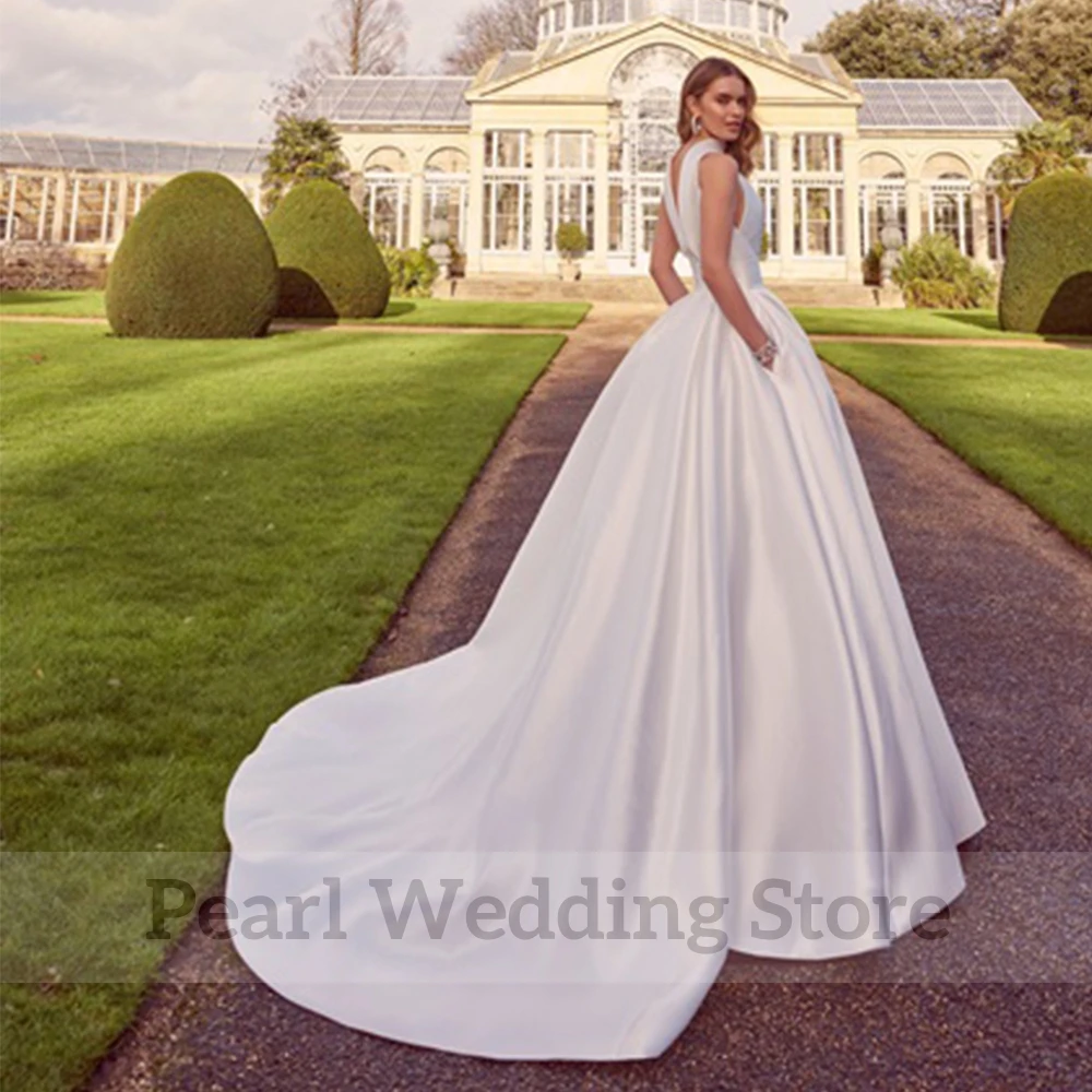 Chic High Neck Sleeveless Wedding Dress Pleat A-Line with Pocket Bridal Satin Custom Made Sweep Train Open Back Marriage Gowns