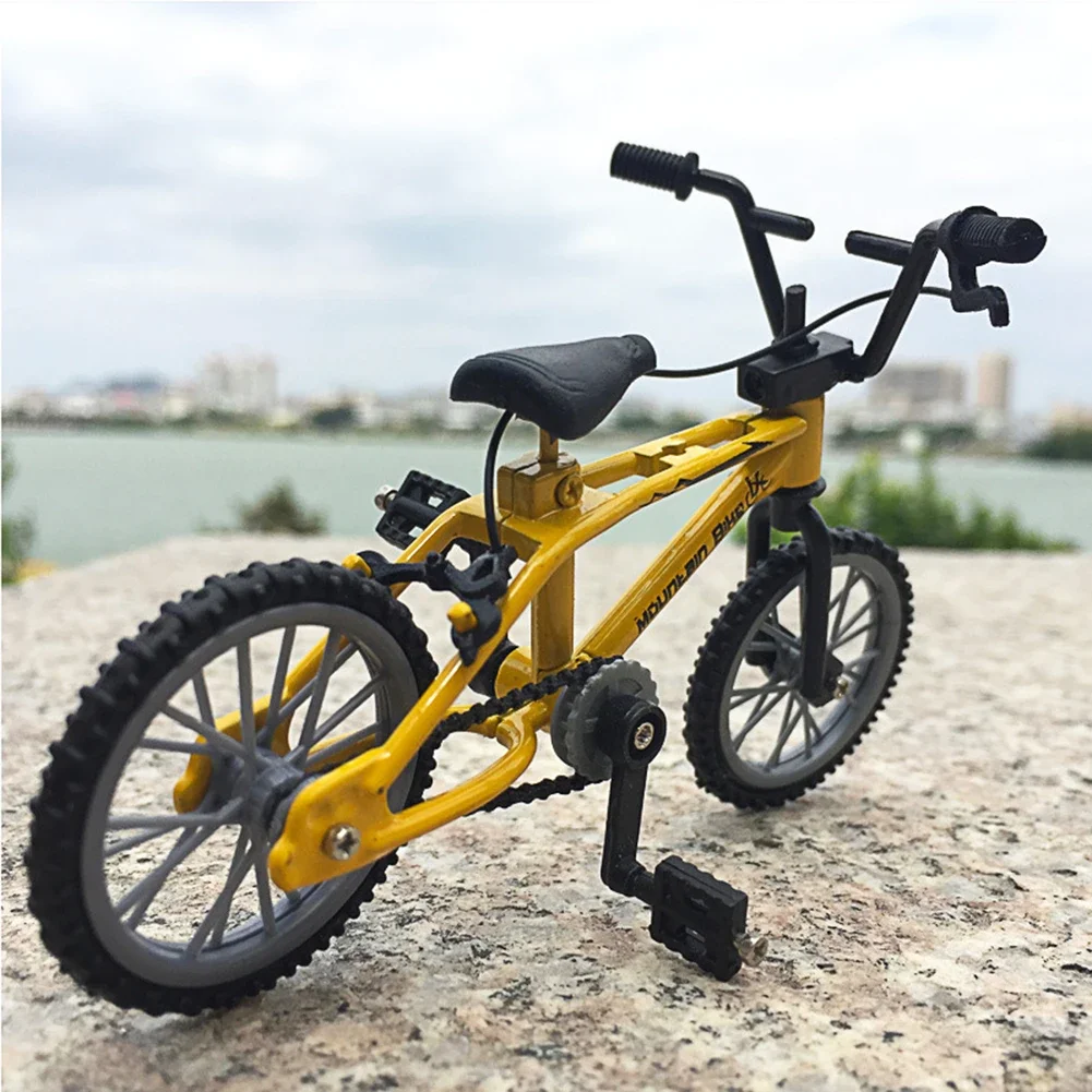 AliExpress Simulation Mini Finger Bicycle Bike Toys With Brake Rope For RC Model Crawler Truck Car Decorative