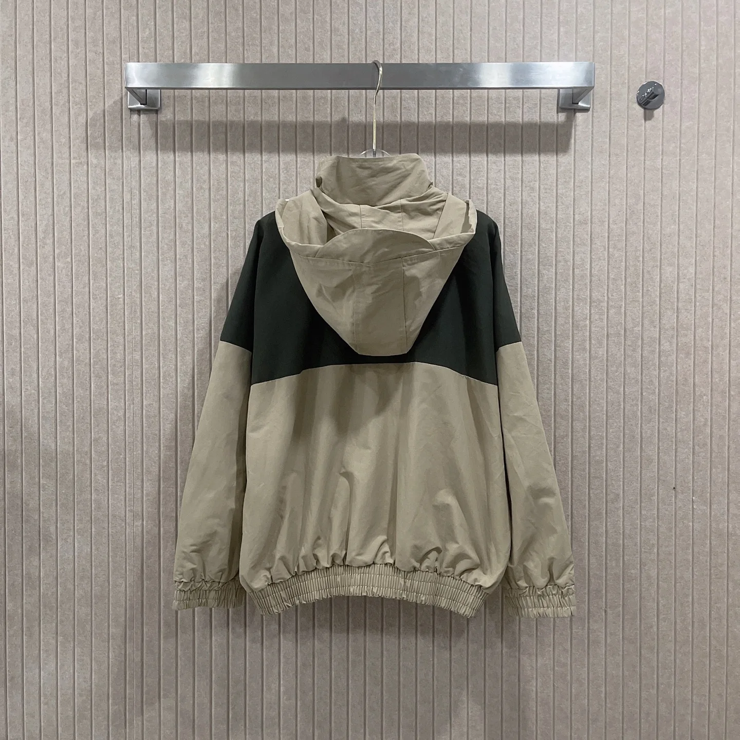 

Autumn New Hooded Stand-up Collar Jacket Loose Version Contrast Color Stitching Design Fashion Jacket