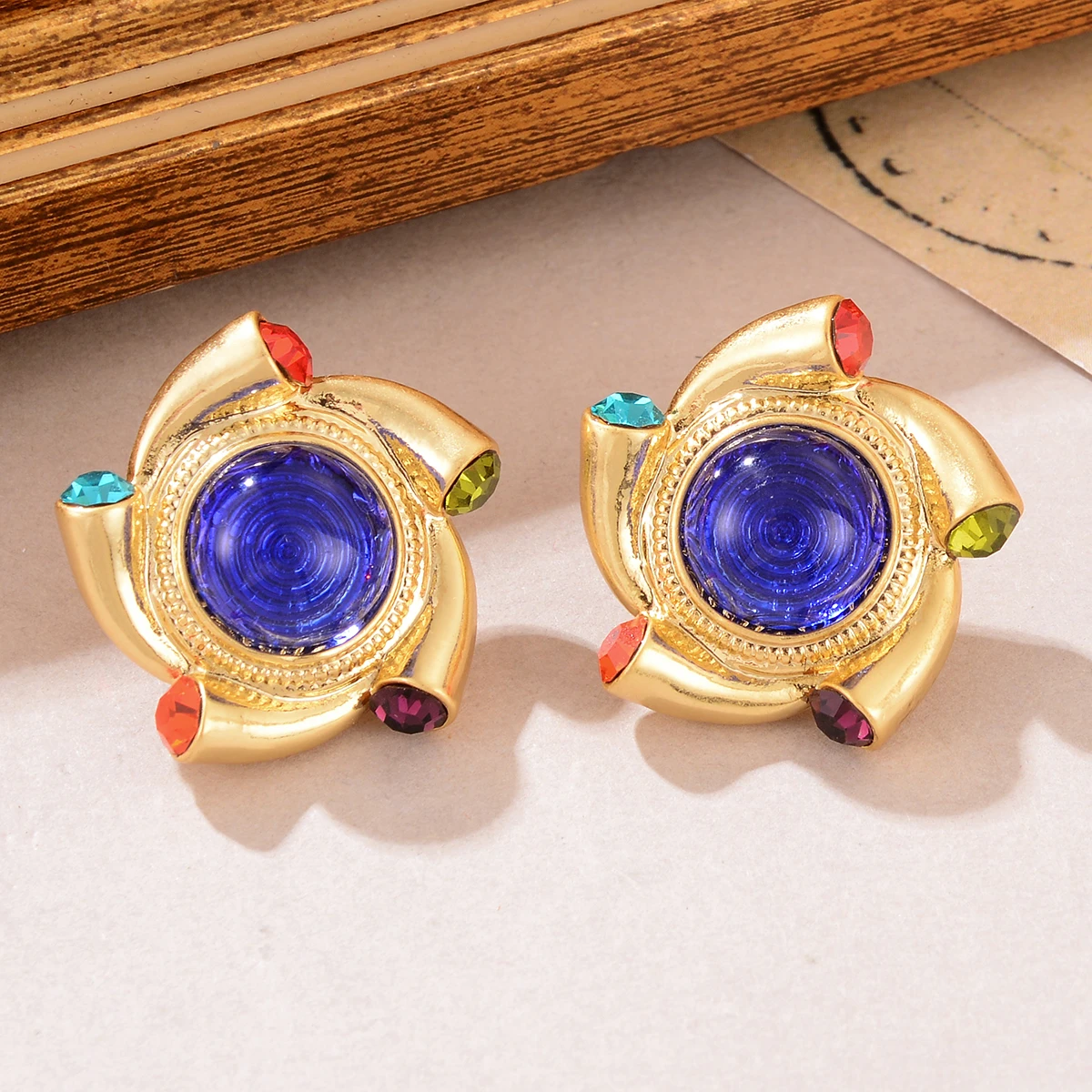 أقراط كلاسيكية فاخرة باللون الذهبي للنساء حجر زجاجي أزرق كبير مجوهرات عصرية مبالغ فيها هدية زفاف #4