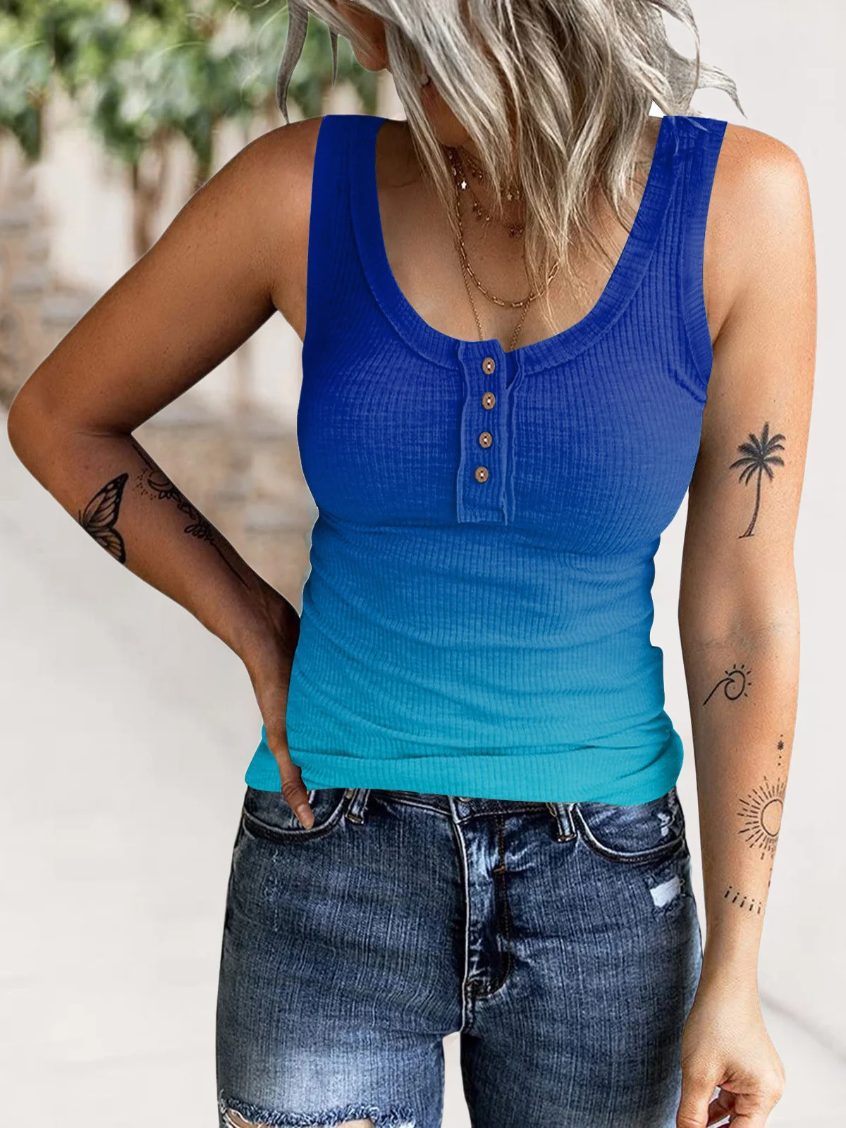 Europäisches und amerikanisches grenzüberschreitendes neues Damenbekleidungs-T-Shirt mit Knopfffaden und Farbverlaufsdruck