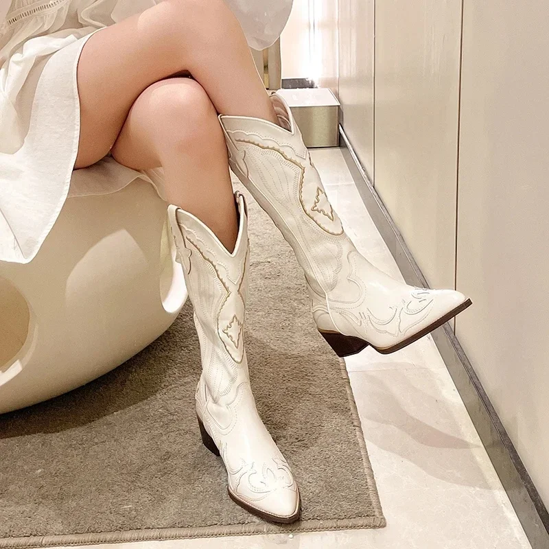 Bottes femme rétro automne hiver blanc genou bottes hautes grande taille 41 femmes confortable marche femme Western Cowboy botte chaussures pour femmes