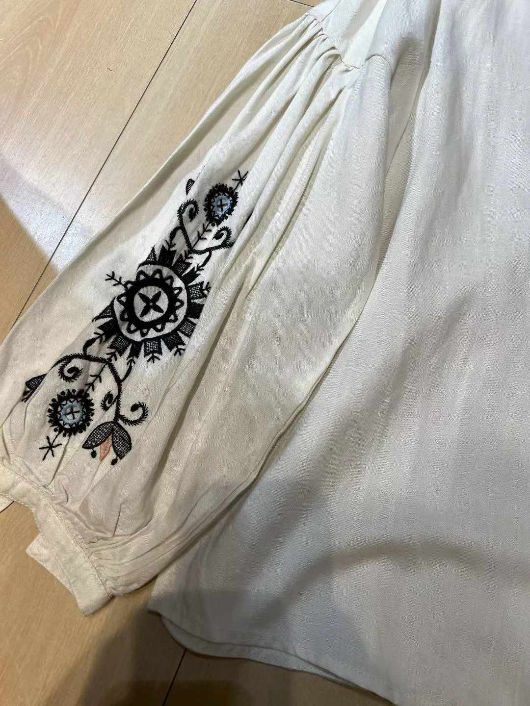 Chemisier en lin élégant et décontracté pour femme avec broderie exquise