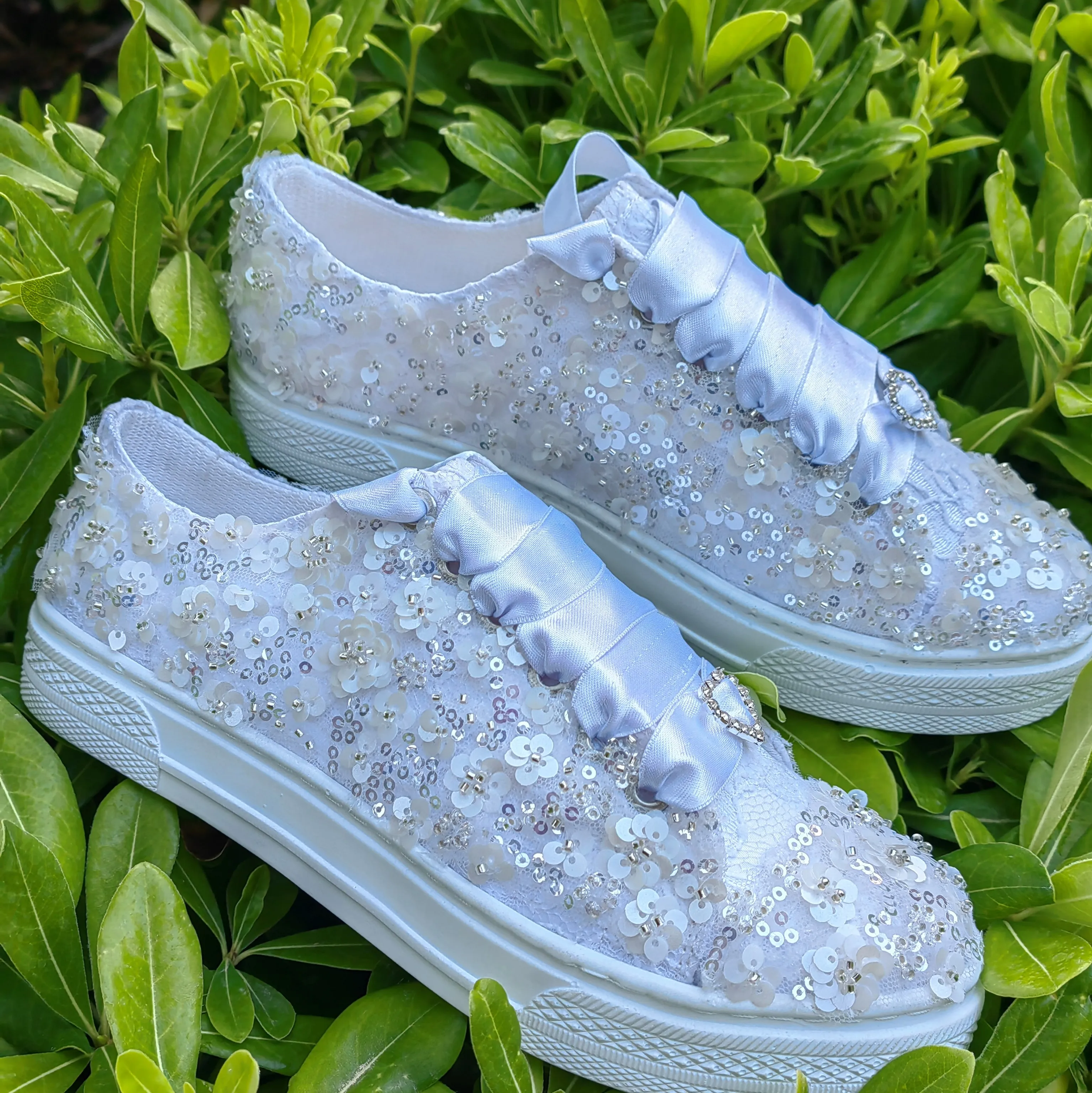 

Bridal Shoes NEW White Glitter Lace Comfortable and Lightened sole extreme Comfortable Bridal Shoes Canvas Sport Bridal shoes