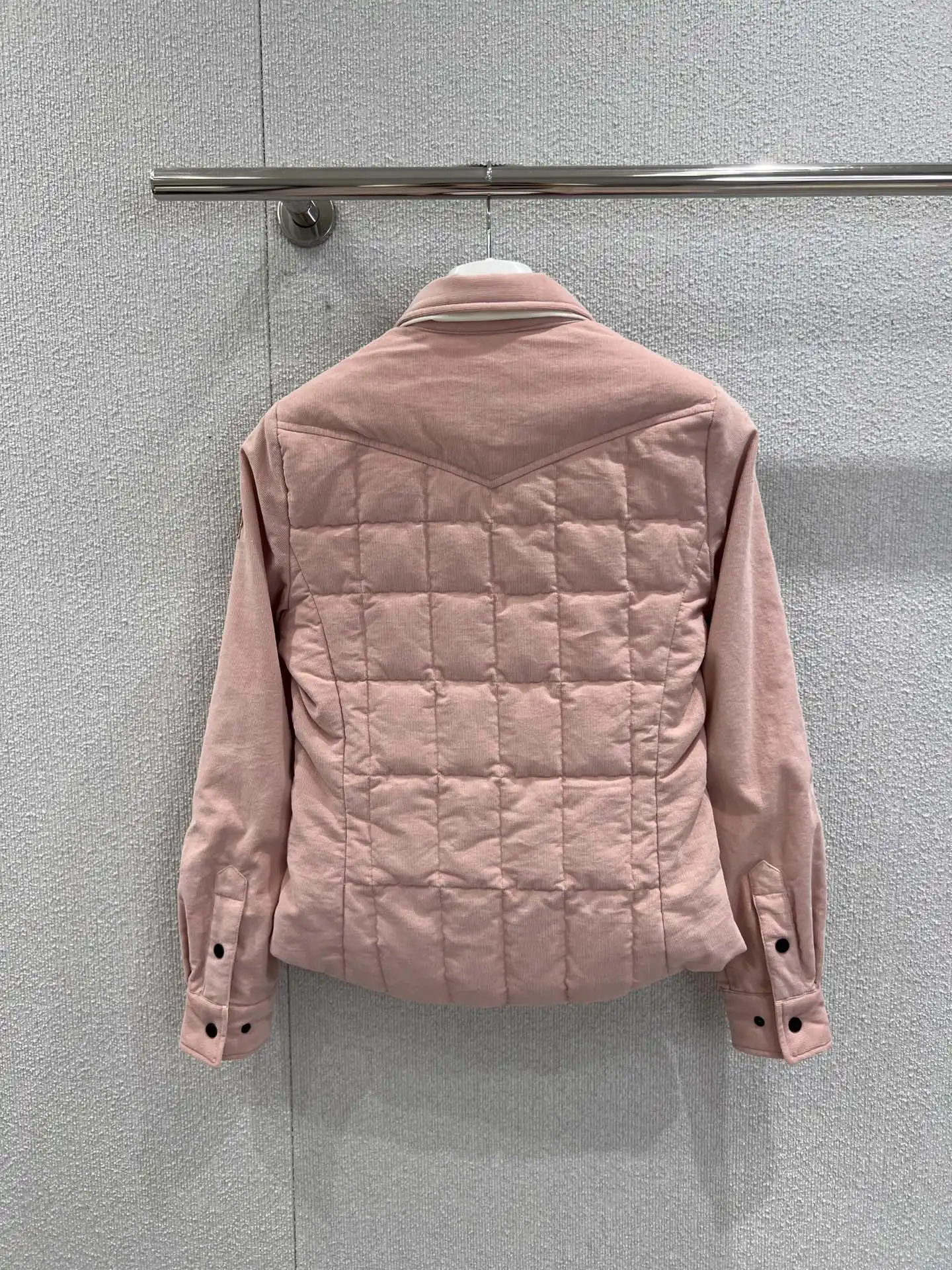 

Pink Quilted Shacket for Women, Elegant & Cozy Piece for Cool Seasons
