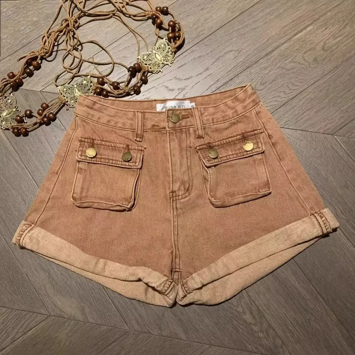 

Женские коричневые джинсовые шорты трапециевидной формы на пуговицах, новинка 2023 года, летние шорты в американском уличном стиле в стиле ретро с высокой талией, облегающие бедра