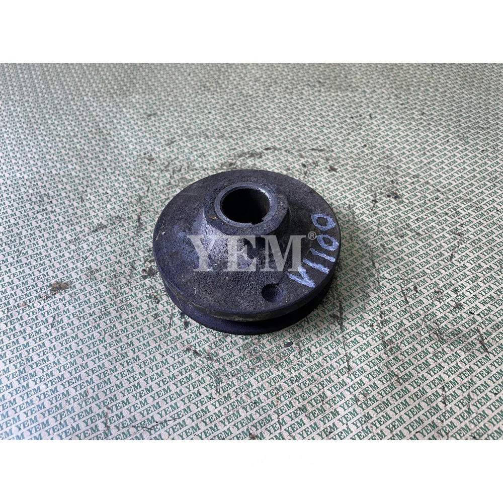 Used V1100 Crankshaft Pulley For Kubota engine.